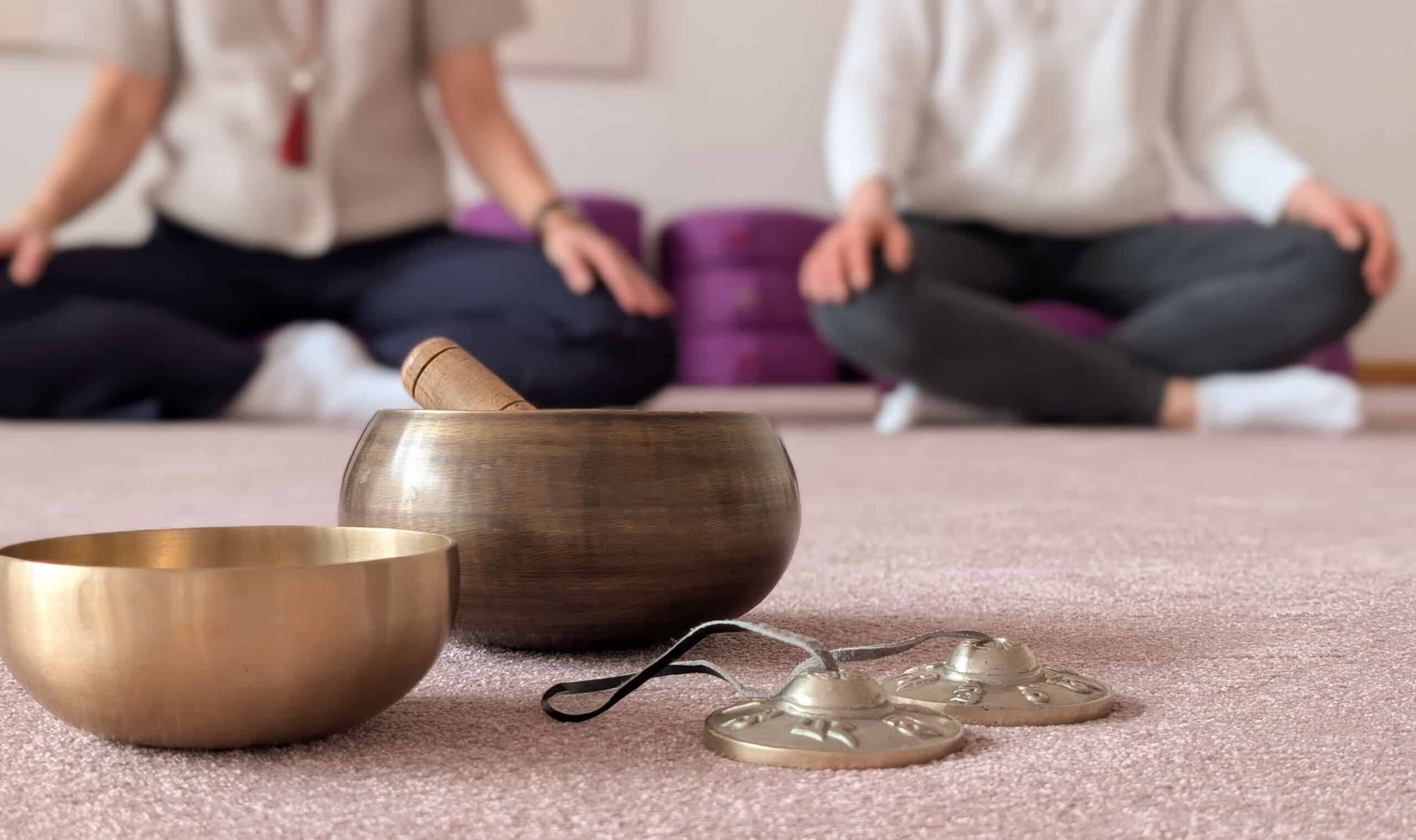 Meditationslehrer:in und Achtsamkeitslehrer:in